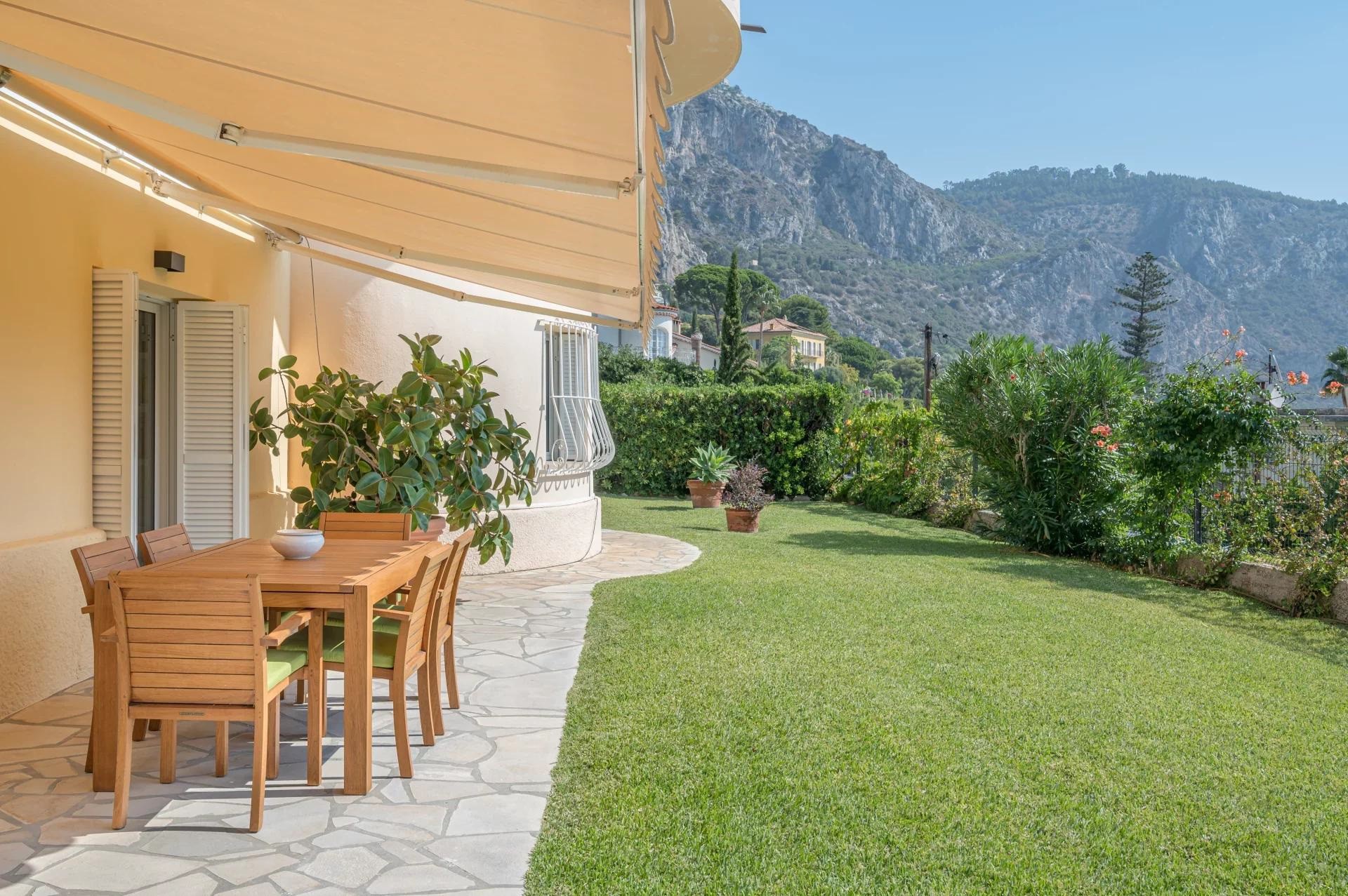 living room villa EZE